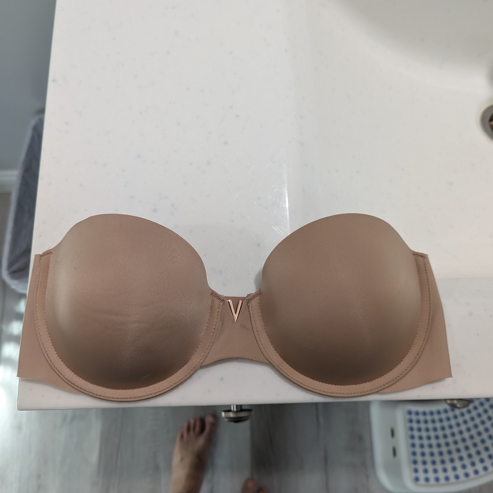 Victoria Secret Strapless Bra